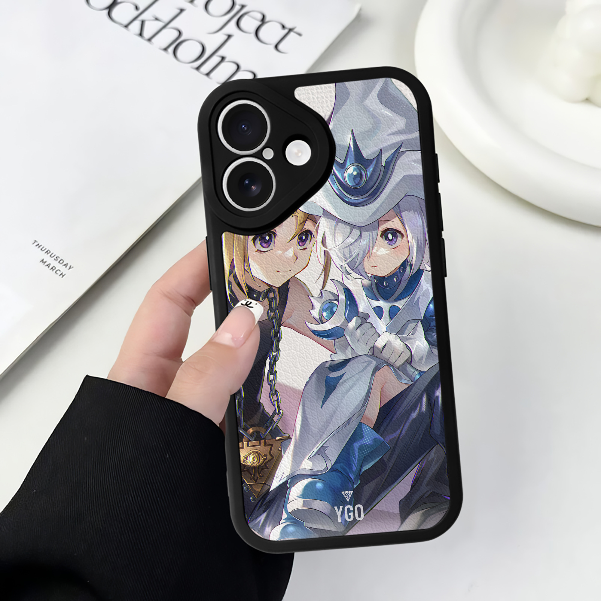 （画像用） 遊☆戯☆王 Yu-Gi-Oh! 【iPhone 16シリーズ対応】シリコンスマホケース（レザー調） 材質：シリコン